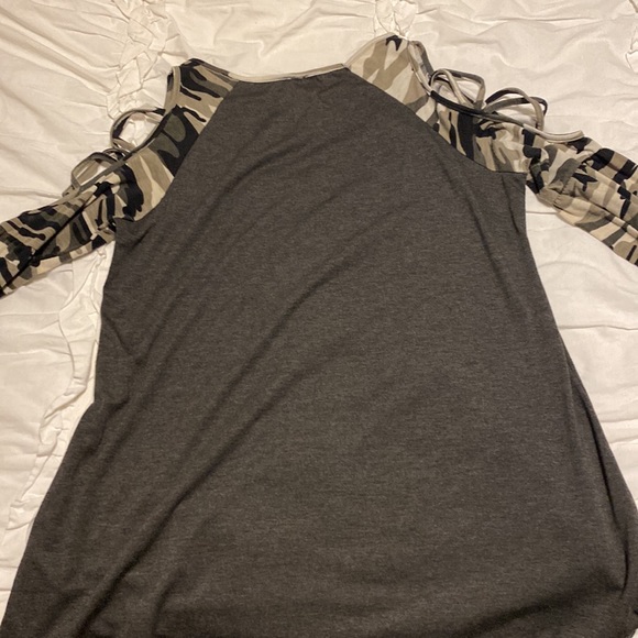 super cute flowy camp dress shirt - Picture 3 of 4